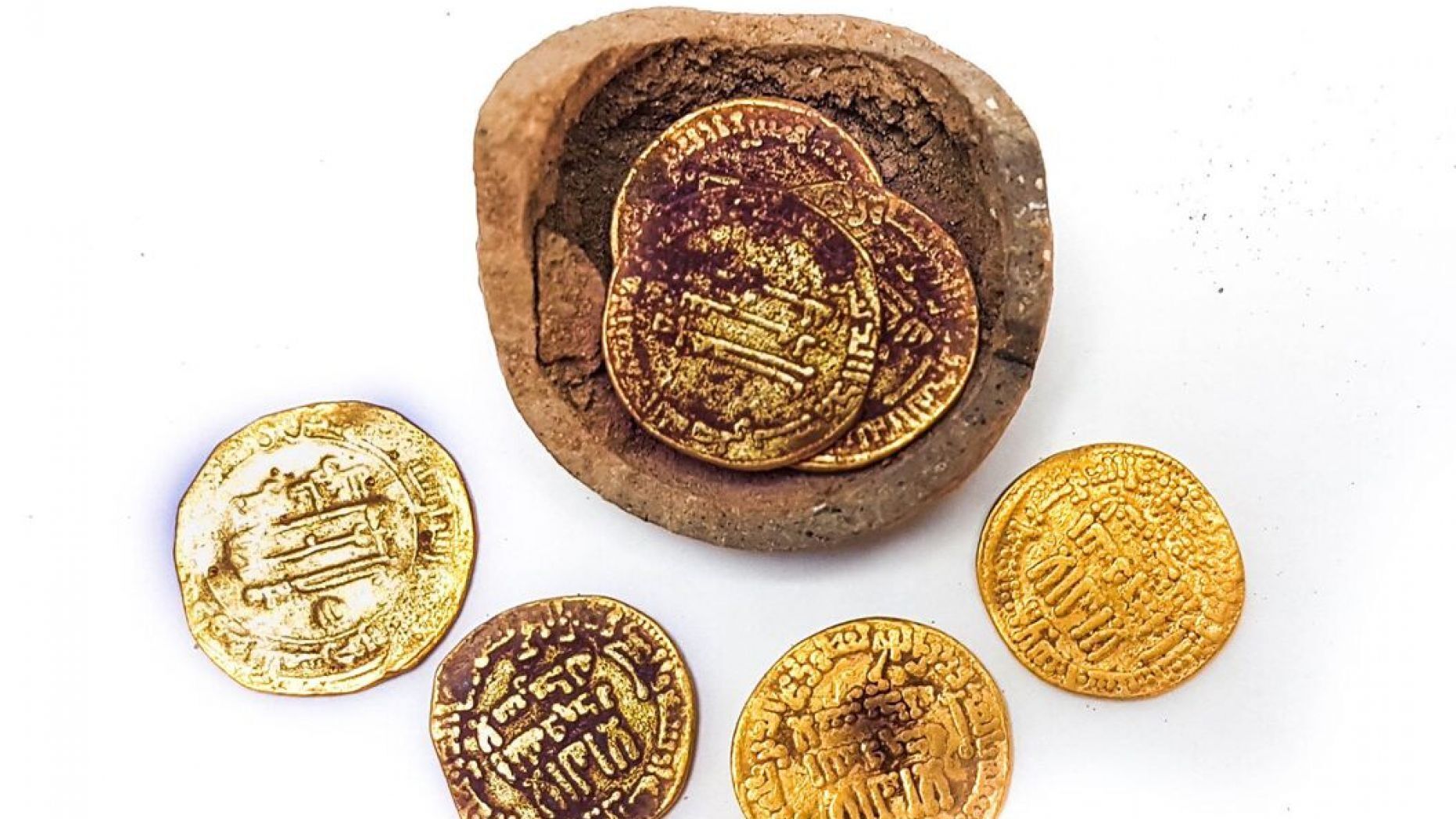 gold coins found in ancient pot